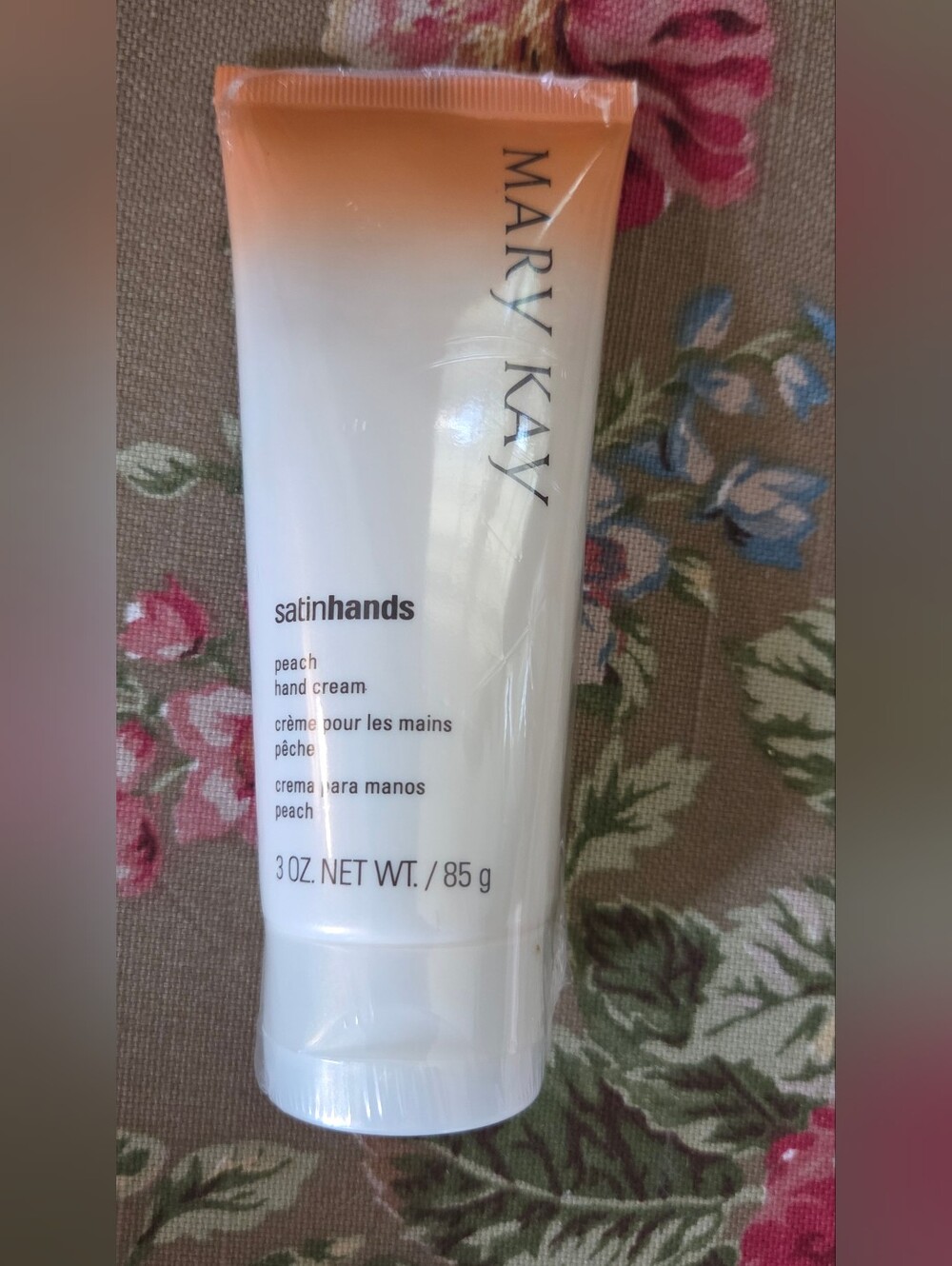 Mary Kay Peach Satin Hands Hand Cream New